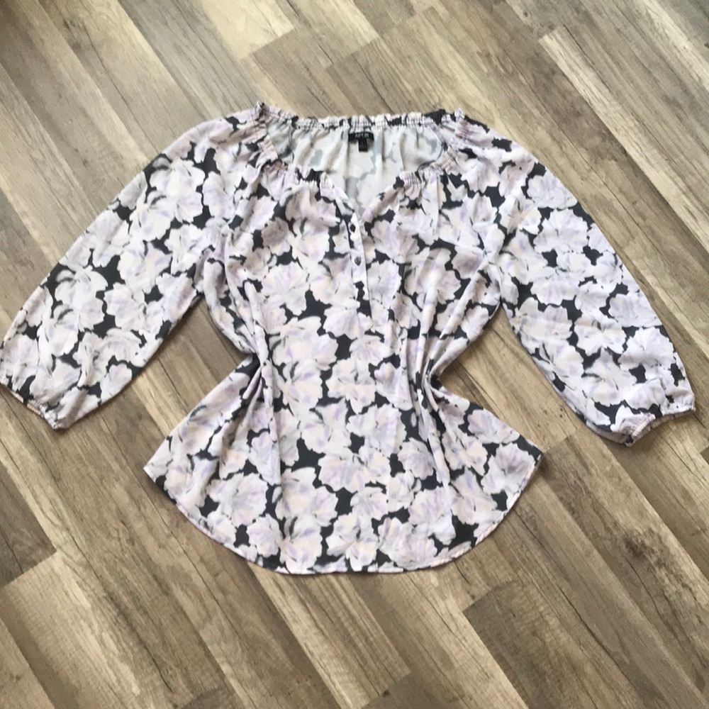 APT. 9 Top